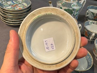 Een zeldzaam Chinees Canton famille verte 27-delig theeservies, 19e eeuw — foto 35