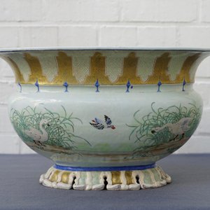 Een zeldzaam Chinees famille rose Pronk-stijl bassin, Qianlong, ca. 1740 — foto 26