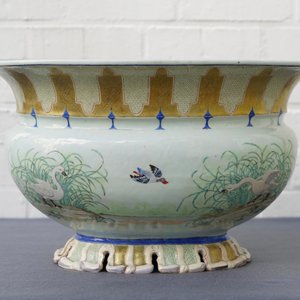 Een zeldzaam Chinees famille rose Pronk-stijl bassin, Qianlong, ca. 1740 — foto 27