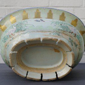 Een zeldzaam Chinees famille rose Pronk-stijl bassin, Qianlong, ca. 1740 — foto 28