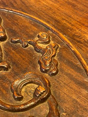 Een zeldzaam Chinees huanghuali houten rariteitenkabinet of 'duo bao ge' met chilong decor, 18/19e eeuw — foto 11