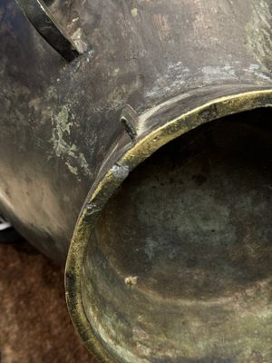 Een zeldzaam en uitzonderlijk groot Chinees archaïsch bronzen 'lei' wijnvat met inscriptie, Song — foto 17