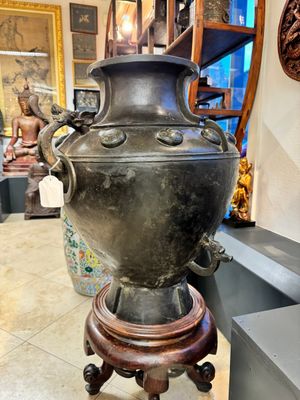 Een zeldzaam en uitzonderlijk groot Chinees archaïsch bronzen 'lei' wijnvat met inscriptie, Song — foto 2