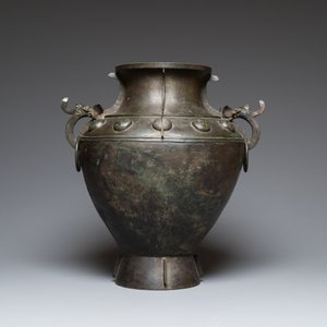 Een zeldzaam en uitzonderlijk groot Chinees archaïsch bronzen 'lei' wijnvat met inscriptie, Song — foto 2