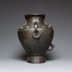 Een zeldzaam en uitzonderlijk groot Chinees archaïsch bronzen 'lei' wijnvat met inscriptie, Song — foto 5
