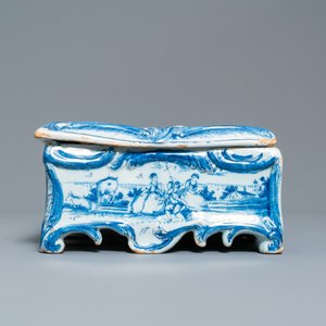Een zeldzame blauw-witte Delftse sieradenkist met deksel, 18e eeuw — foto 7