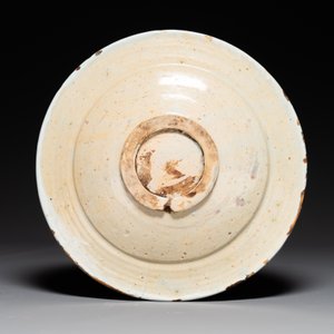 Een zeldzame blauw-witte Nederlandse majolica chinoiserie schotel in Kraak-stijl, 17e eeuw — foto 2