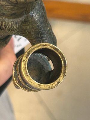 Een zeldzame bronzen 'wildeman' kandelaar, Vlaanderen of Duitsland, 15/16e eeuw — foto 19