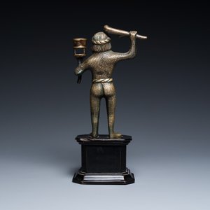 Een zeldzame bronzen 'wildeman' kandelaar, Vlaanderen of Duitsland, 15/16e eeuw — foto 3