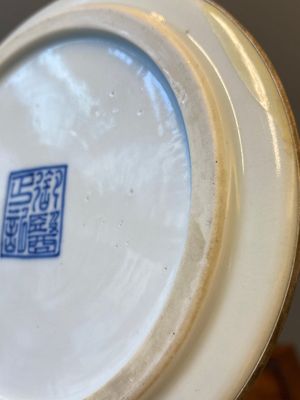 Een zeldzame Chinese blauw-witte 'Bleu de Hue' theeschotel voor het dokterspaviljoen in het paleis van Hue, 御醫正記 zegelmerk, midden 19e eeuw — foto 4