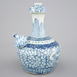 Een zeldzame Chinese blauw-witte kendi voor de Indonesische markt, 19e eeuw — foto 1