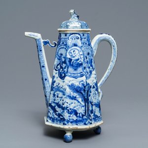 Een zeldzame Chinese blauw-witte koffiekan met 'Europa en de stier', Kangxi — foto 1