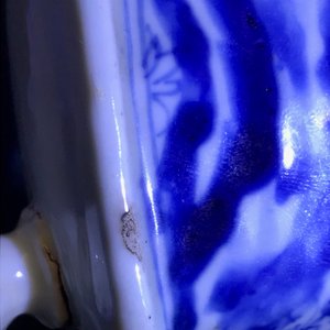 Een zeldzame Chinese blauw-witte koffiekan met 'Europa en de stier', Kangxi — foto 20