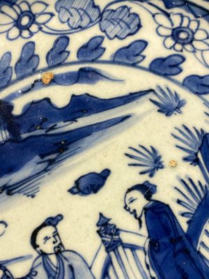 Een zeldzame Chinese blauw-witte kraakporseleinen schotel met Portugese schepen als randvulling, Wanli — foto 14