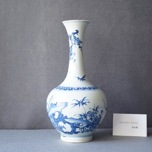 Een zeldzame Chinese blauw-witte vaas met een tijger en twee vlinders, Transitie periode — foto 9