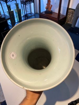Een zeldzame Chinese blauw-witte Wu Shuang Pu vaas met celadon fondkleur, 19e eeuw — foto 5
