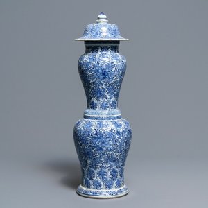 Een zeldzame Chinese blauwwitte dekselvaas, Kangxi — foto 1