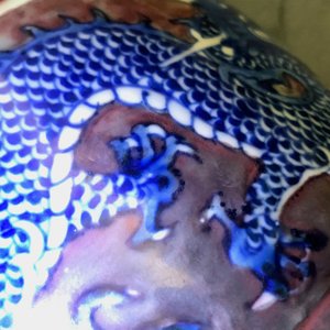Een zeldzame Chinese blauwwitte en onderglazuur rode rouleau vaas, Kangxi — foto 12