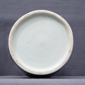 Een zeldzame Chinese blauwwitte en onderglazuur rode rouleau vaas, Kangxi — foto 37