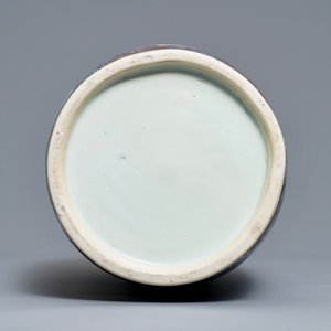 Een zeldzame Chinese blauwwitte en onderglazuur rode rouleau vaas, Kangxi — foto 6