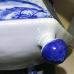 Een zeldzame Chinese blauwwitte koffiekan met "Europa en de stier", Kangxi — foto 30