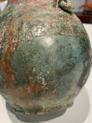 Een zeldzame Chinese bronzen kalebasvormige 'hu' dekselvaas, Oostelijke Zhou — foto 14