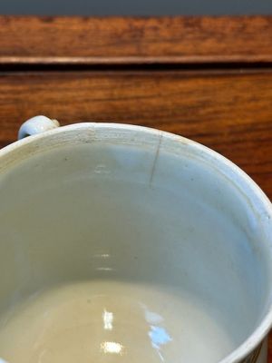 Een zeldzame Chinese Canton famille rose suikerpot met deksel, een kop en schotel, 19e eeuw — foto 26