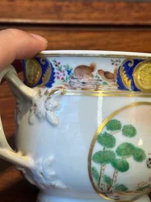 Een zeldzame Chinese Canton famille rose suikerpot met deksel, een kop en schotel, 19e eeuw — foto 29
