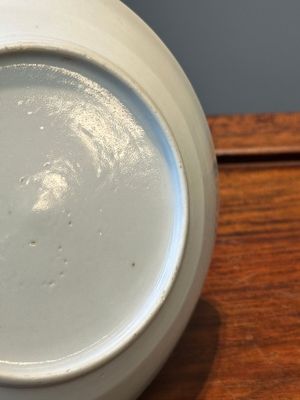 Een zeldzame Chinese Canton famille rose suikerpot met deksel, een kop en schotel, 19e eeuw — foto 9
