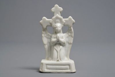 Een zeldzame Chinese Dehua blanc de Chine crucifix, Kangxi/Qianlong