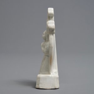 Een zeldzame Chinese Dehua blanc de Chine crucifix, Kangxi/Qianlong — foto 4