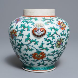 Een zeldzame Chinese doucai sengmaohu kan, Kangxi — foto 5