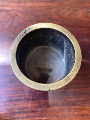 Een zeldzame Chinese driepotige bronzen wierookbrander met Arabische inscriptie, Zhengde merk en periode — foto 4