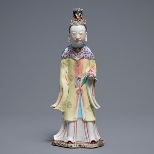 Een zeldzame Chinese famille rose figuur van Magu, Qianlong — foto 2