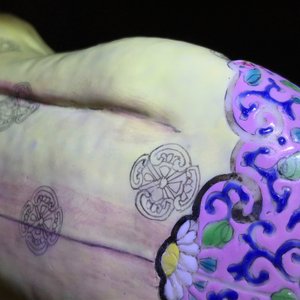 Een zeldzame Chinese famille rose figuur van Magu, Qianlong — foto 33