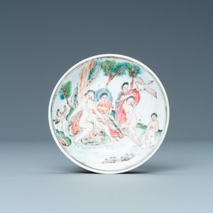 Een zeldzame Chinese famille rose miniatuur 'Leda en de zwaan' kop en schotel, Yongzheng/Qianlong — foto 2