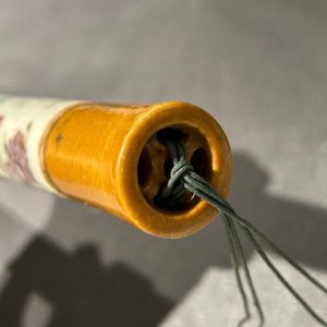 Een zeldzame Chinese famille rose opiumpijp met verhalende decors, 19e eeuw — foto 25