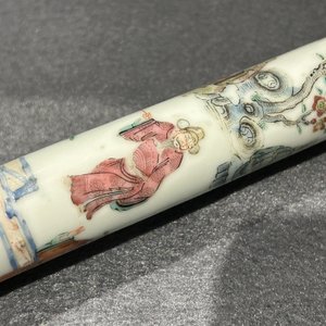 Een zeldzame Chinese famille rose opiumpijp met verhalende decors, 19e eeuw — foto 38