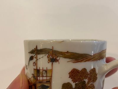 Een zeldzame Chinese grisaille, ijzerrode en vergulde kop en schotel met een handelsschip, Yongzheng/Qianlong — foto 10