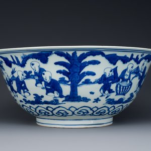 Een zeldzame grote Chinese blauw-witte kom met '100 jongens', Jiajing merk en periode — foto 4