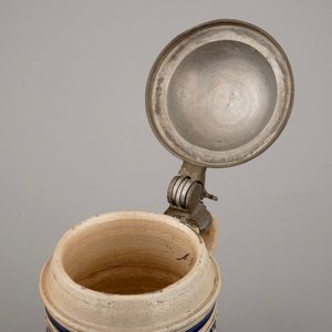 Een zeldzame klein-formaat pint met tinnen deksel, Westerwald, ca. 1600 — foto 6