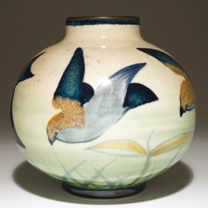 Een zeldzame steengoed vaas met gestileerde vogels, Charles Catteau voor Boch Frères Keramis, ca. 1930 — foto 4