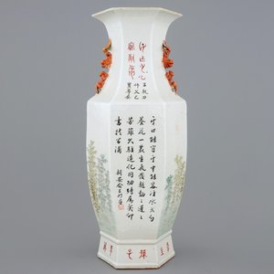 Een zeshoekige Chinese vaas met qianjiang cai decor, 19/20e eeuw — foto 3