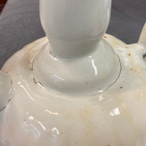 Een zuid-Chinese wit geglazuurde kendi, 17/18e eeuw — foto 11