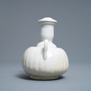 Een zuid-Chinese wit geglazuurde kendi, 17/18e eeuw — foto 5