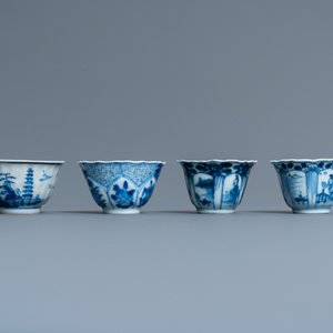 Eenentwintig Chinese blauw-witte schotels en achttien koppen, Kangxi — foto 11