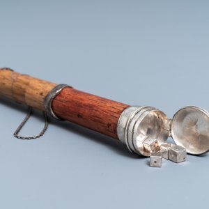 Eight canes incl. swords, daggers, dice and silver handles, 19th C. — photo 10