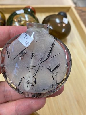 Eight Chinese agate, hardstone and quartz snuff bottles, 19/20th C. — 照片 28