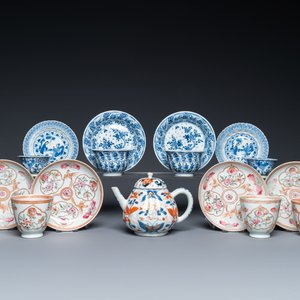 Eight Chinese blue and white and famille rose cups and saucers and an Imari-style teapot, Kangxi/Qianlong — photo 1