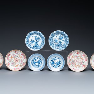 Eight Chinese blue and white and famille rose cups and saucers and an Imari-style teapot, Kangxi/Qianlong — photo 2